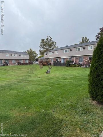 20002 Great Oaks Circle South, Clinton Charter Township, MI 48036