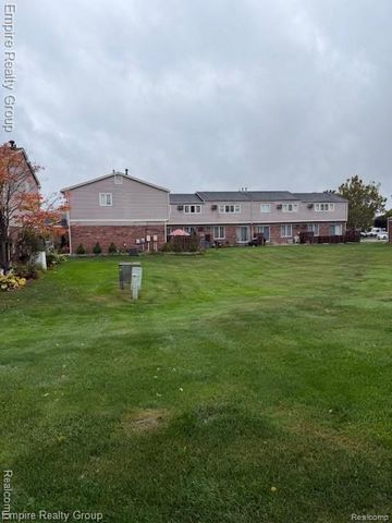 20002 Great Oaks Circle South, Clinton Charter Township, MI 48036