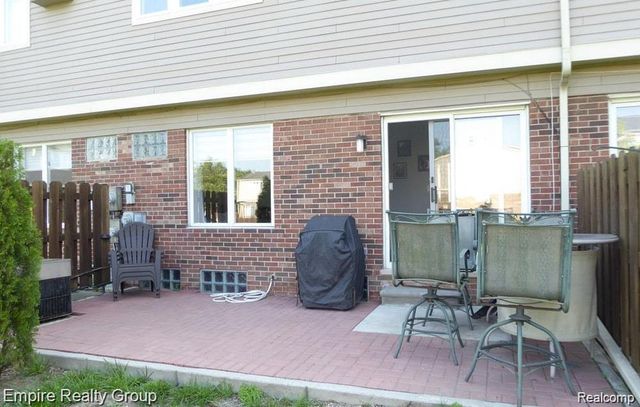 20002 Great Oaks Circle South, Clinton Charter Township, MI 48036