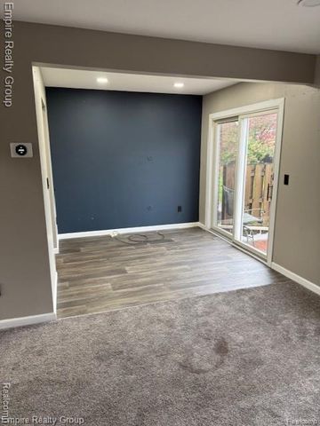 20002 Great Oaks Circle South, Clinton Charter Township, MI 48036