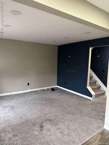 20002 Great Oaks Circle South, Clinton Charter Township, MI 48036