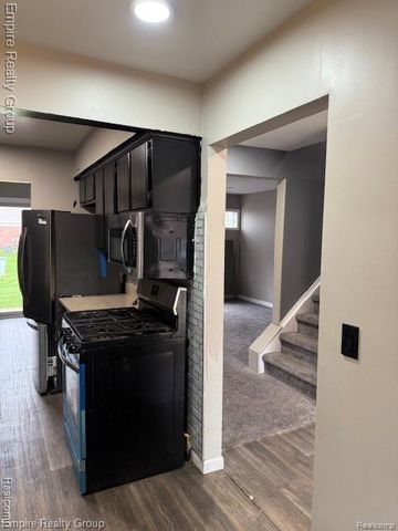 20002 Great Oaks Circle South, Clinton Charter Township, MI 48036