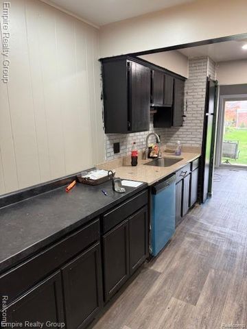 20002 Great Oaks Circle South, Clinton Charter Township, MI 48036