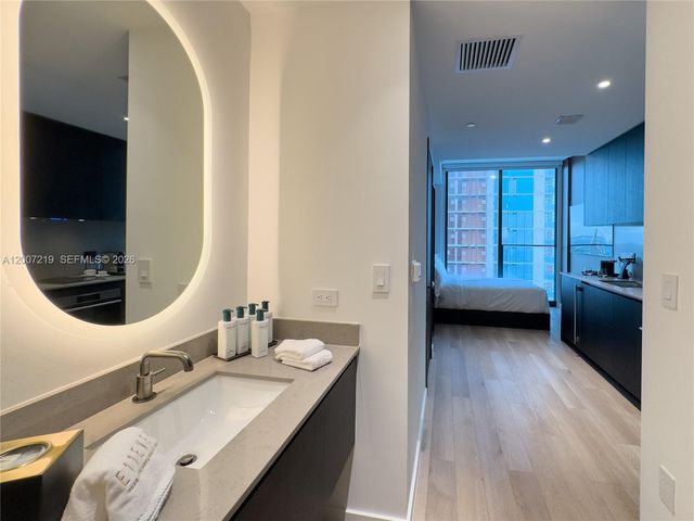 20 NE 11th St 3006B, Miami, FL 33132