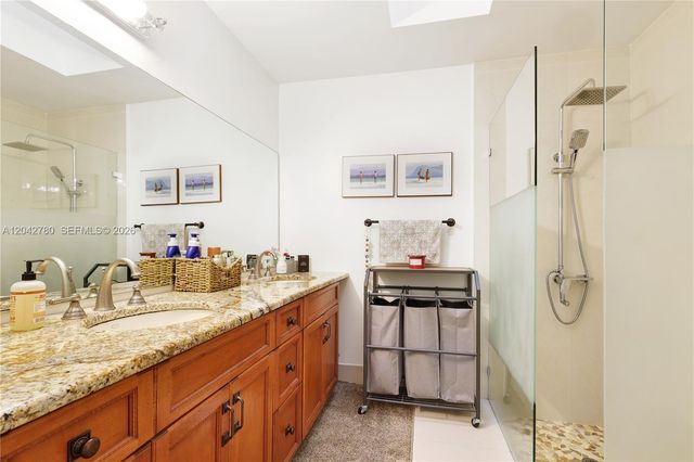 3064 S Oakland Forest Drive 1006, Oakland Park, FL 33309