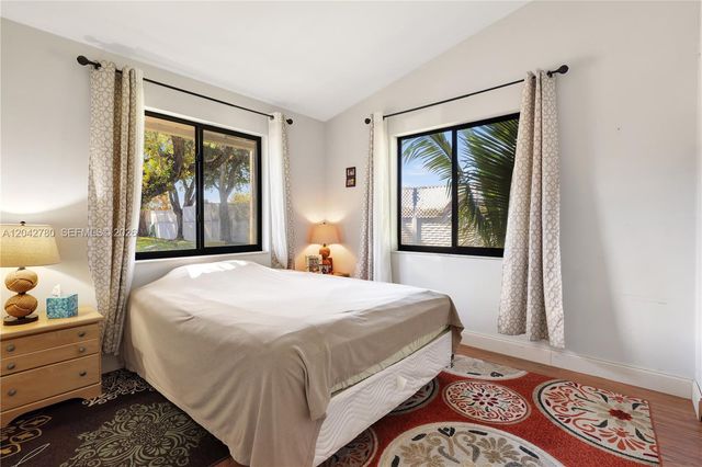 3064 S Oakland Forest Drive 1006, Oakland Park, FL 33309