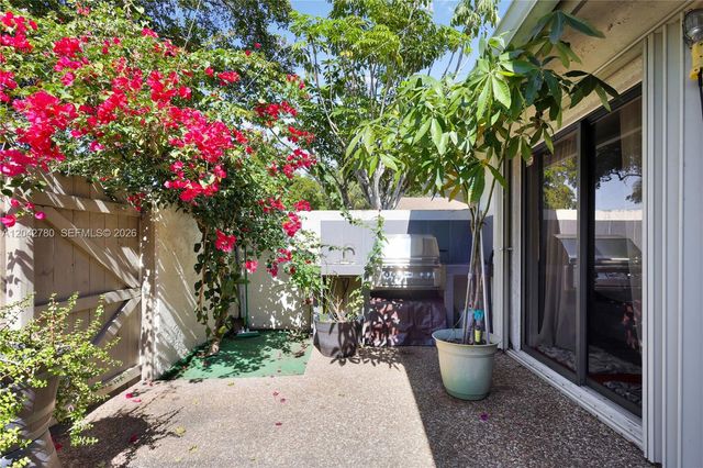 3064 S Oakland Forest Drive 1006, Oakland Park, FL 33309