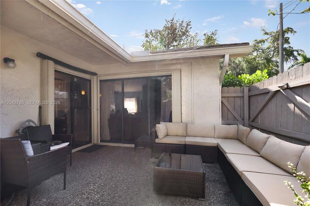 3064 S Oakland Forest Drive 1006, Oakland Park, FL 33309