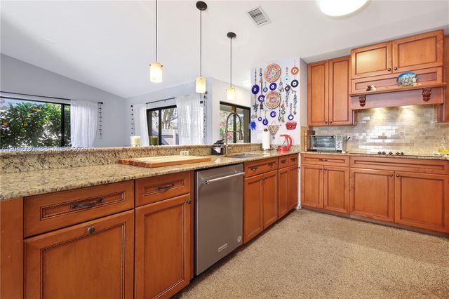 3064 S Oakland Forest Drive 1006, Oakland Park, FL 33309