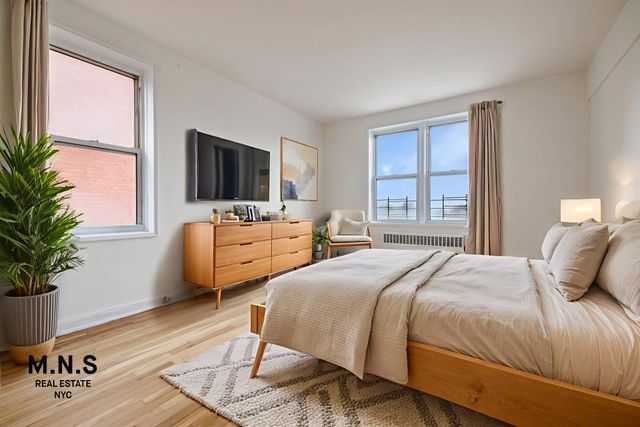14325 84th Dr Apt 5B, New York City, NY 11435
