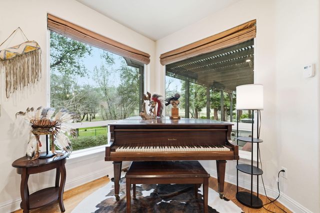 13482 Tierra Heights Road, Redding, CA 96003