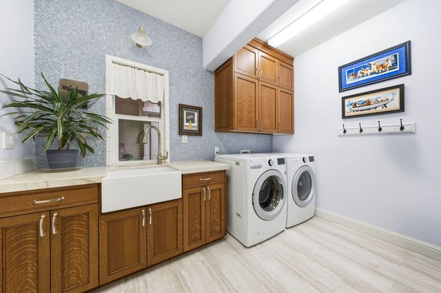 13482 Tierra Heights Road, Redding, CA 96003