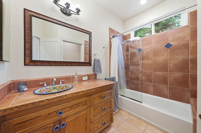 13482 Tierra Heights Road, Redding, CA 96003