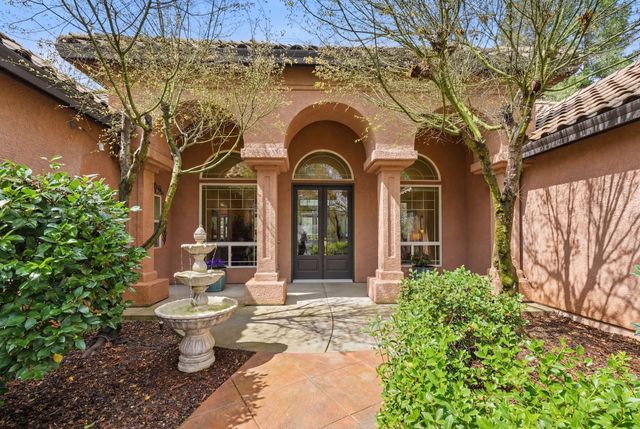 13482 Tierra Heights Road, Redding, CA 96003