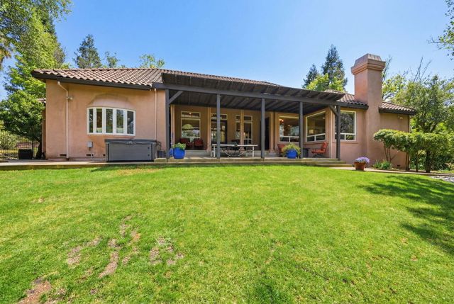 13482 Tierra Heights Road, Redding, CA 96003