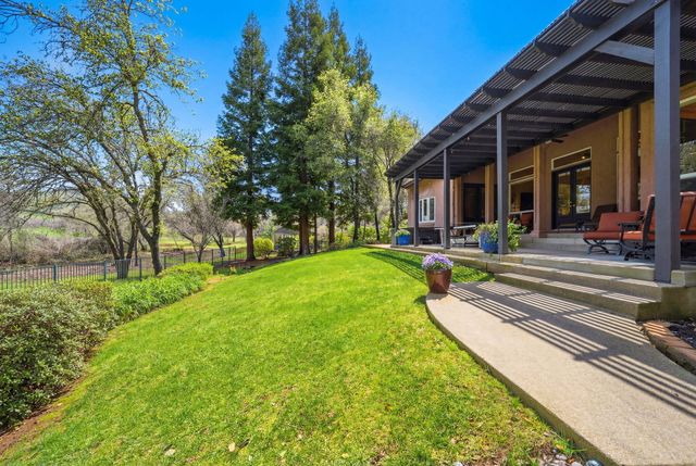 13482 Tierra Heights Road, Redding, CA 96003