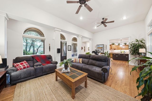 13482 Tierra Heights Road, Redding, CA 96003