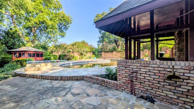 1431 S Houston School Road, Lancaster, TX 75146