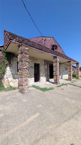 1431 S Houston School Road, Lancaster, TX 75146