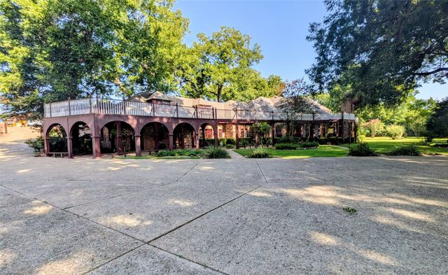 1431 S Houston School Road, Lancaster, TX 75146