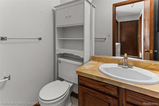 12518 Clover Lane, South Lyon, MI 48178