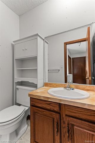 12518 Clover Lane, South Lyon, MI 48178