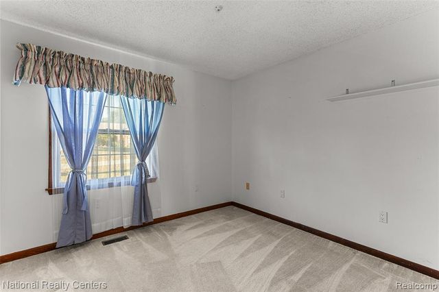 12518 Clover Lane, South Lyon, MI 48178