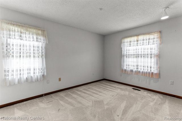 12518 Clover Lane, South Lyon, MI 48178