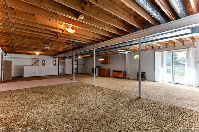 12518 Clover Lane, South Lyon, MI 48178