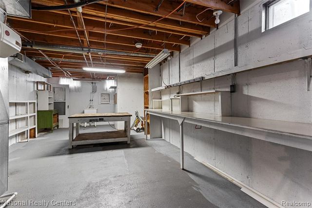 12518 Clover Lane, South Lyon, MI 48178