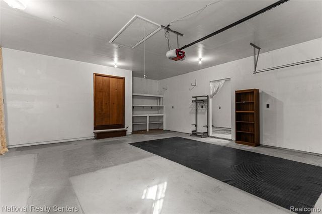 12518 Clover Lane, South Lyon, MI 48178