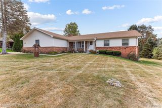 12518 Clover Lane, South Lyon, MI 48178