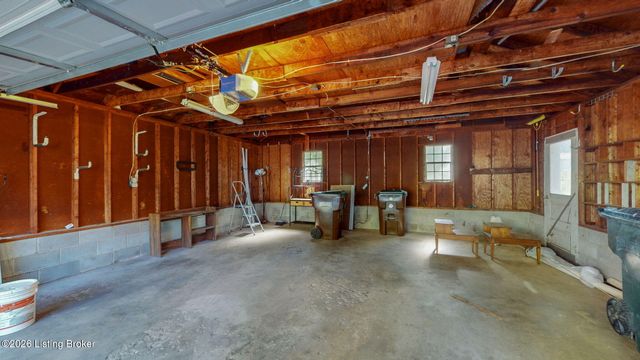 9212 Vevey Rd, Louisville, KY 40291