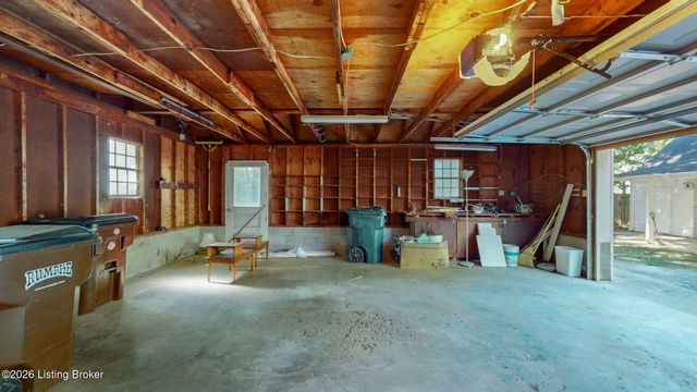 9212 Vevey Rd, Louisville, KY 40291