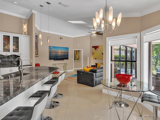 1080 Creekford Dr, Weston, FL 33326