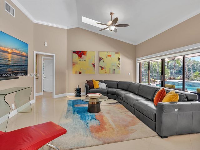 1080 Creekford Dr, Weston, FL 33326