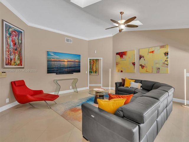 1080 Creekford Dr, Weston, FL 33326