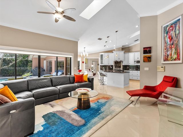 1080 Creekford Dr, Weston, FL 33326