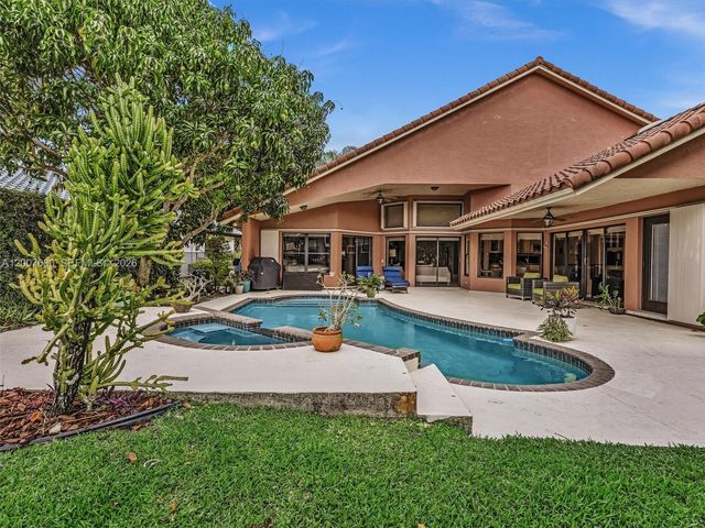 1080 Creekford Dr, Weston, FL 33326