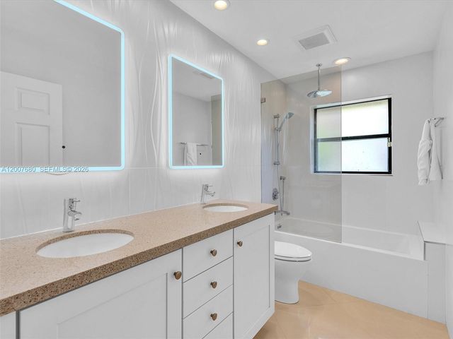1080 Creekford Dr, Weston, FL 33326