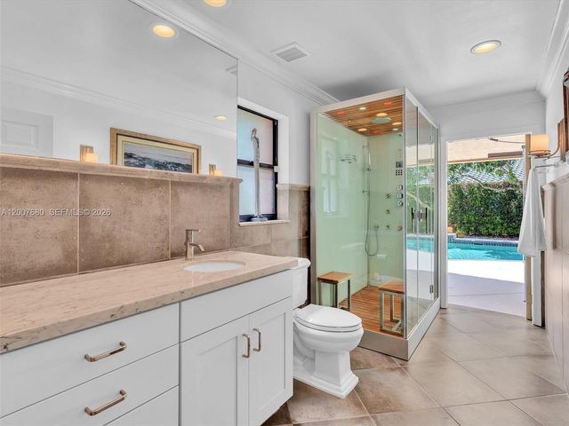1080 Creekford Dr, Weston, FL 33326