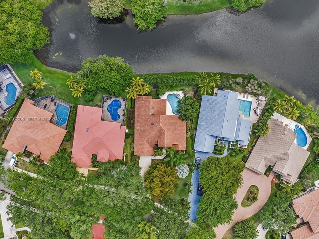 1080 Creekford Dr, Weston, FL 33326