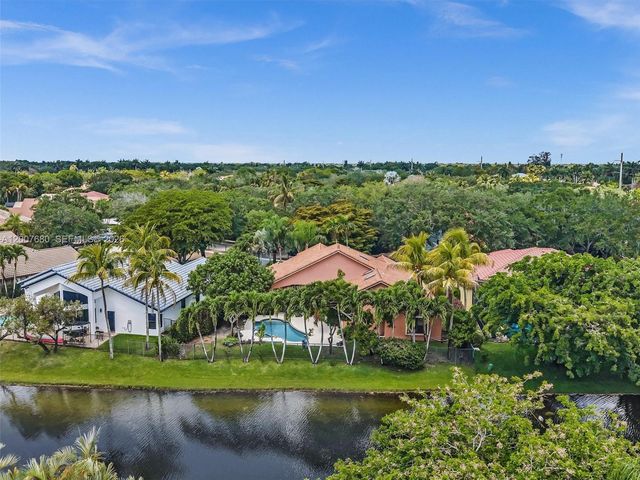1080 Creekford Dr, Weston, FL 33326