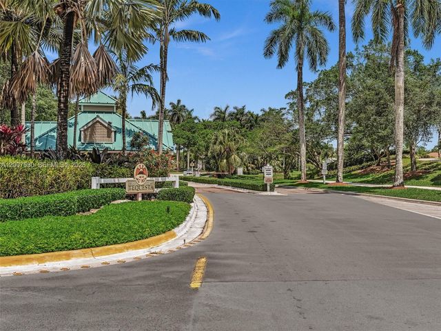 1080 Creekford Dr, Weston, FL 33326