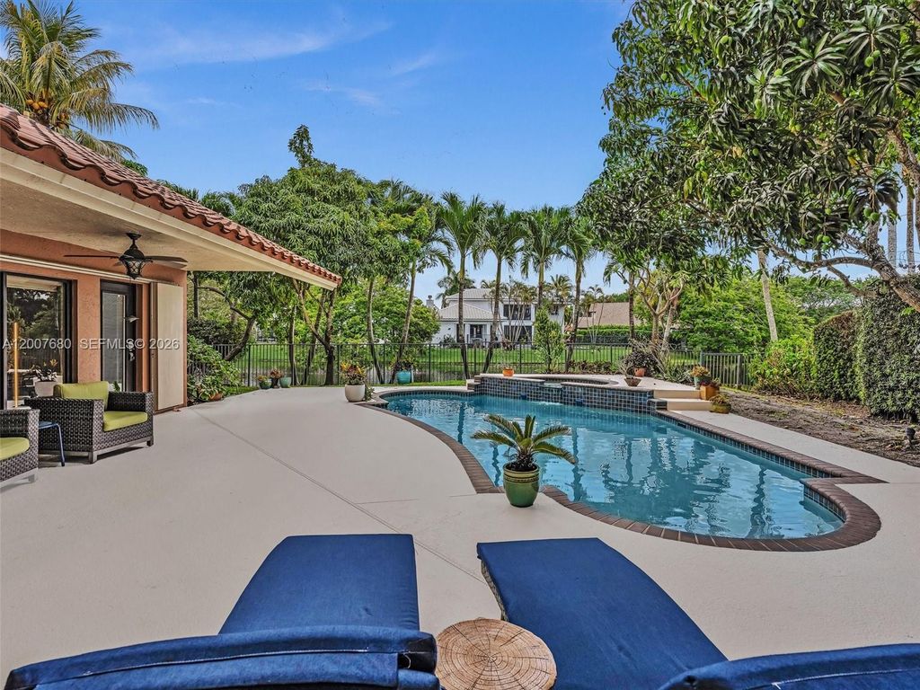 1080 Creekford Dr, Weston, FL 33326