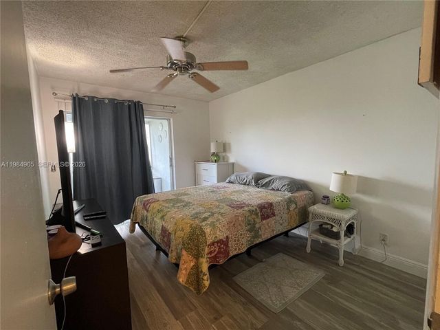 279 Markham M M, Deerfield Beach, FL 33442
