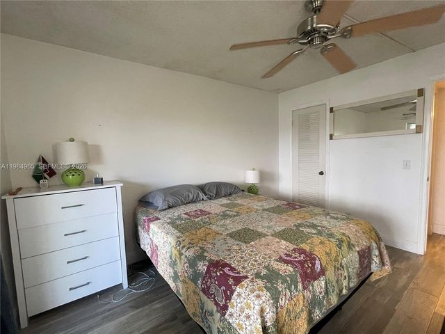 279 Markham M M, Deerfield Beach, FL 33442