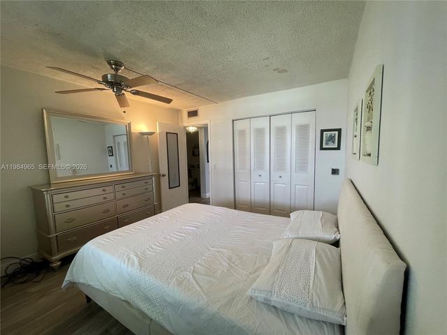 279 Markham M M, Deerfield Beach, FL 33442
