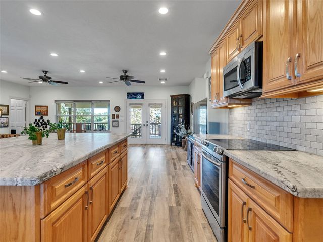 7502 E Wallisville Road, Baytown, TX 77521