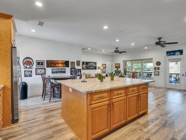 7502 E Wallisville Road, Baytown, TX 77521